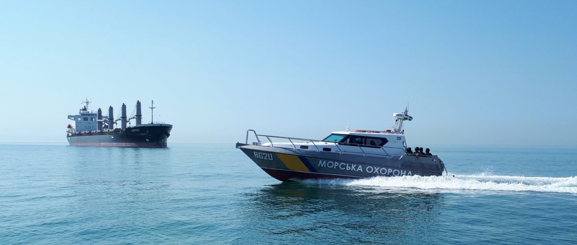 Морські прикордонники контролюють переміщення суден та законність ведення промислу від Дунаю до Азова