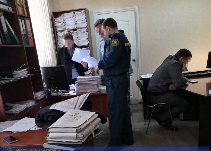 Посадові особи Миколаївської митниці безпідставно занижували податкові ставки на добрива – СБУ