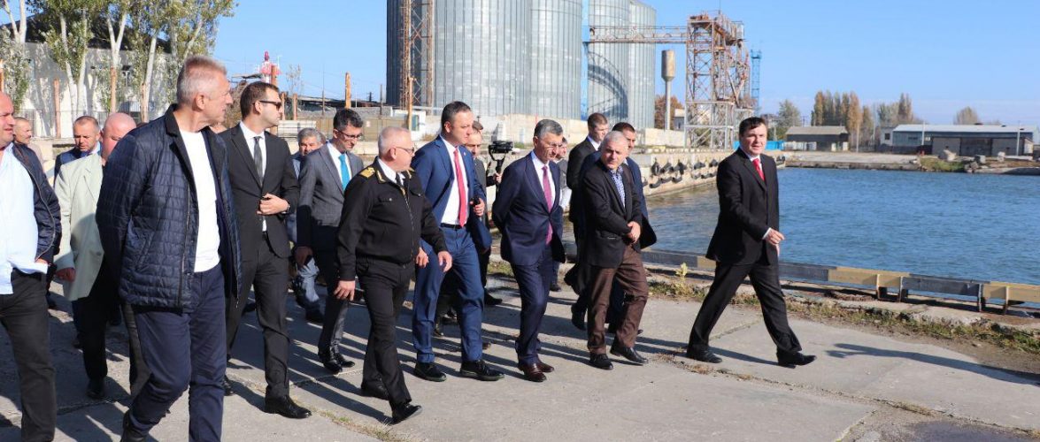 Делегація Туреччини прибула до Скадовська розглянути можливість відновлення поромного сполучення між Скадовськом і Зонгулдаком