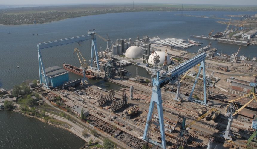 На Миколаївській верфі (колишній ЧСЗ) ремонтують док за допомогою водолазів