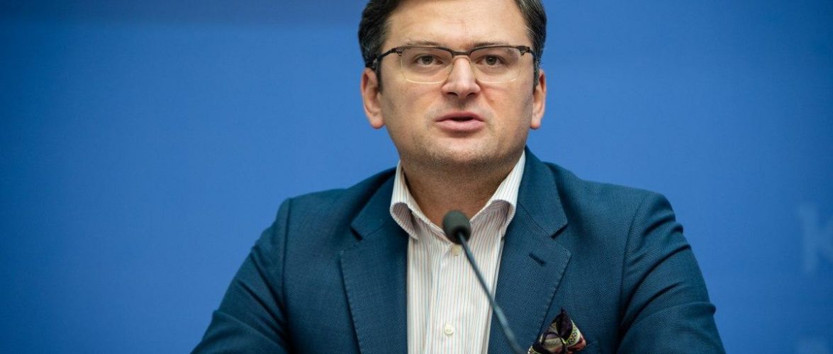 Міністр закордонних справ відповідає на питання про повернення громадян з-за кордону в Україну