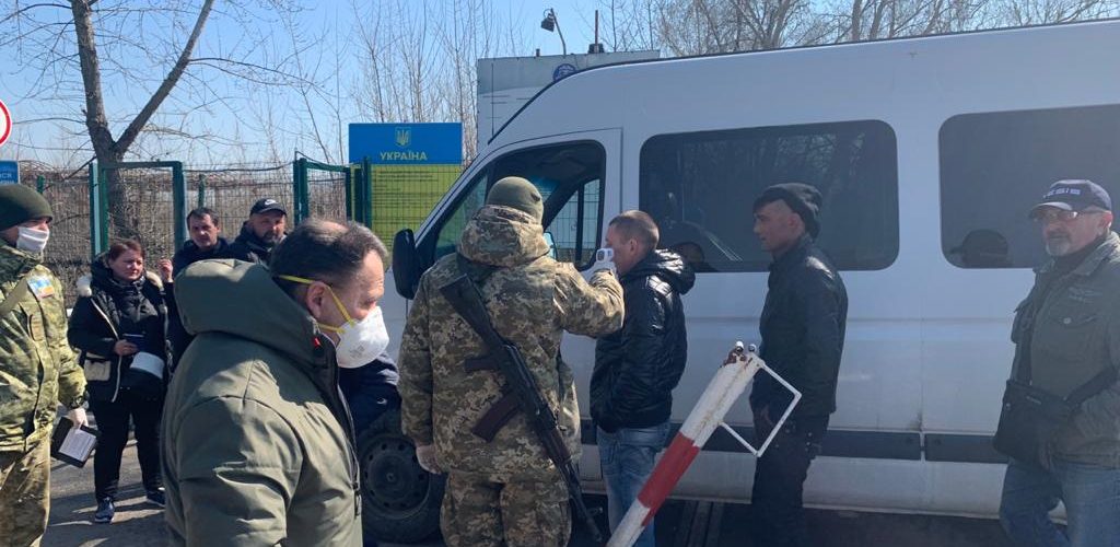 Пасажиро-транспортний потік на кордоні значно зменшився