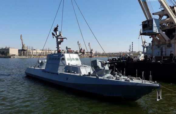 (ФОТО) “Миколаївський суднобудівний завод” спустив на воду броньовані артилерійські катери «Вишгород» та «Нікополь»