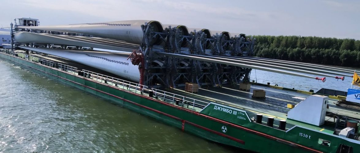 У Ренійському морському порту здійснено перевантаження першої партії конструкцій вітроенергетични