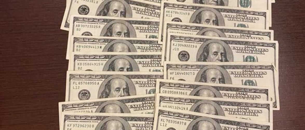 Викрито «на гарячому» посадовця Харківського окружного адміністративного суду