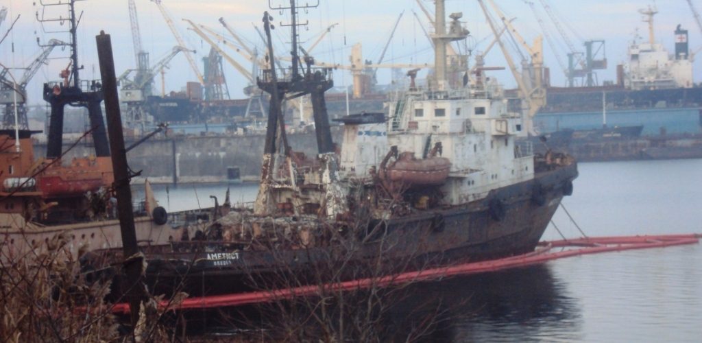 Судно «Аметист» Морської пошуково-рятувальної служби прямо зараз тоне на причалі цього відомства – ЗМІ