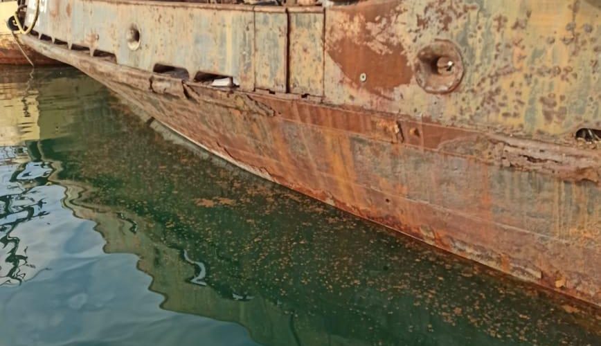 Поліцейські розслідують факт забруднення моря нафтопродуктами з судна “Аметист”