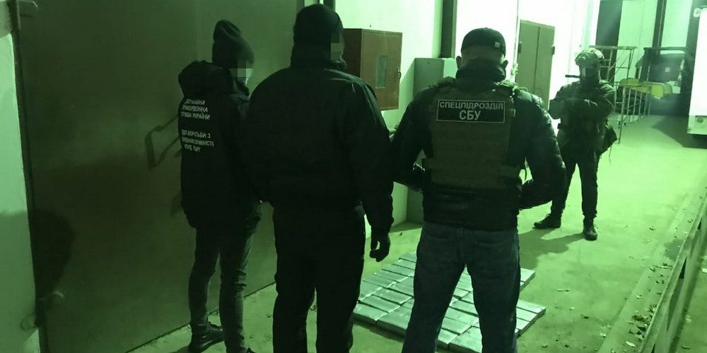 СБУ затримала в порту “Південний” партію кокаїну на 12 млн.долларів США