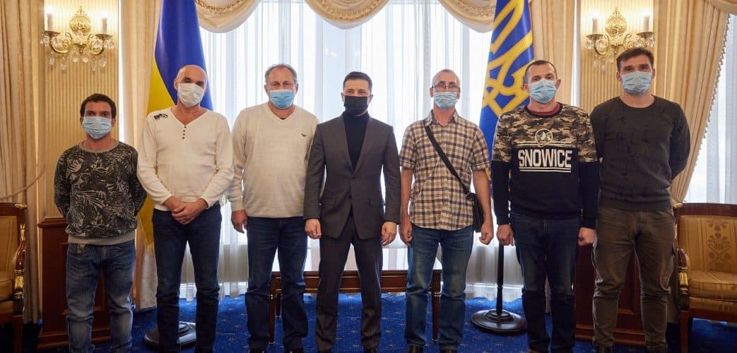 Президент України зустрівся з членами екіпажу судна Stevia, яких захопили пірати у Гвінейській затоці