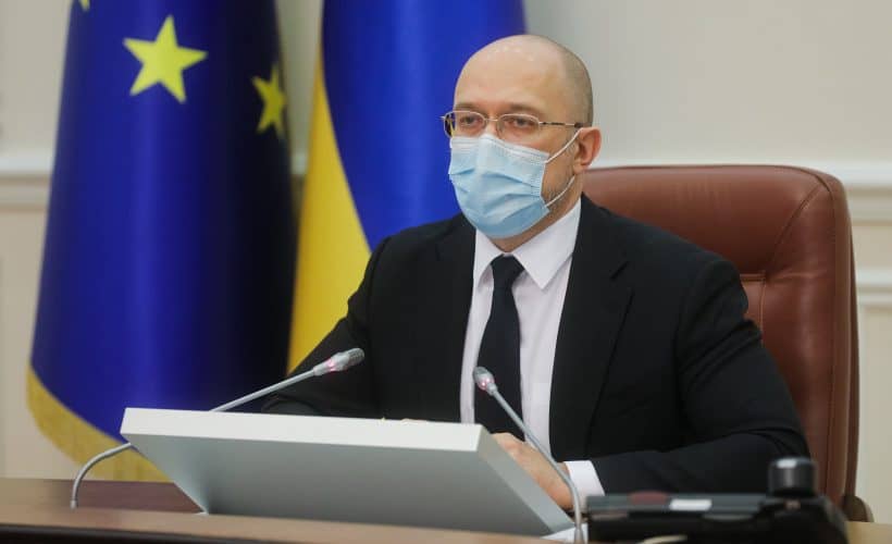 Прем’єр-міністр: Українці повинні мати змогу вільно подорожувати світом в період пандемії