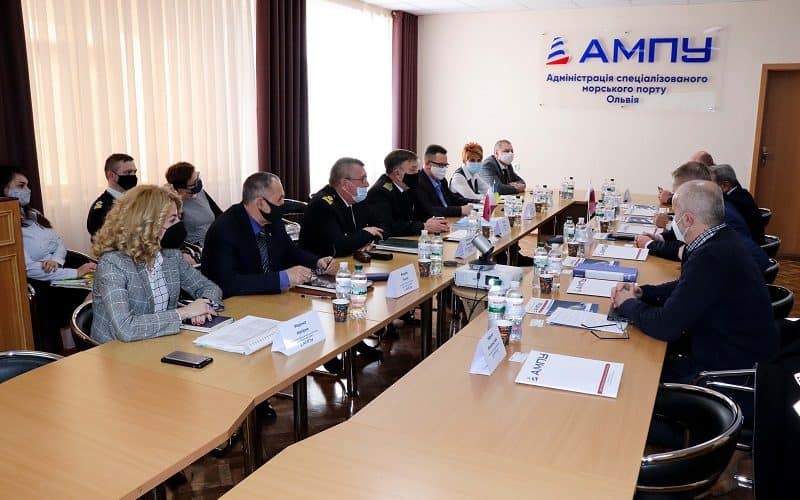 Начальник адміністрації морського порту Ольвія Андрій Єгоров провів робочу зустріч із Невіллом Біссеттом, директором компанії Кютерміналз Ольвія