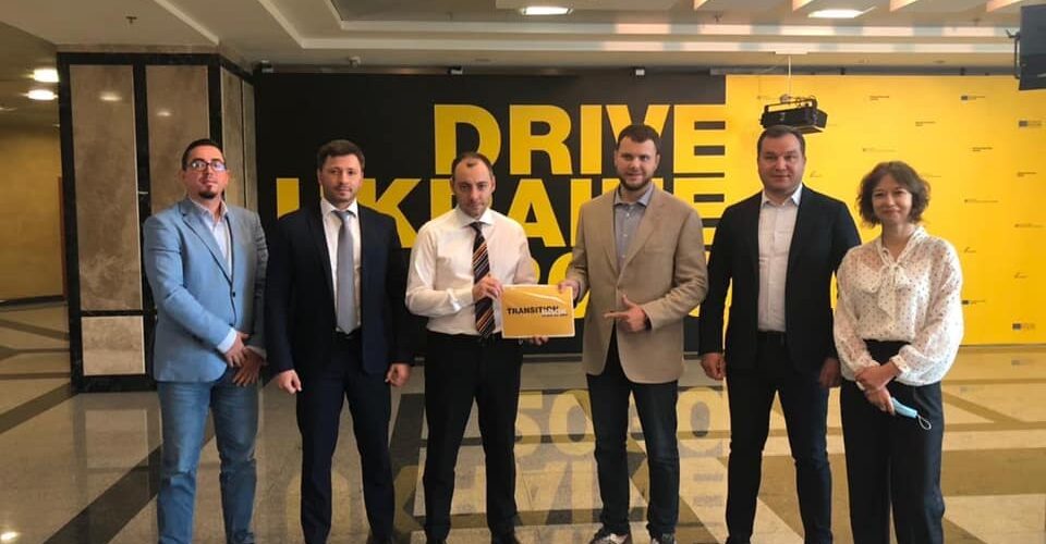 Криклій передав transition book Міністру інфраструктури Олександру Кубракову