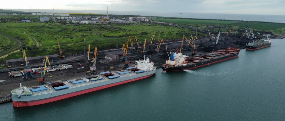 За чотири місяці 2021 року морські порти України обробили 44,1 млн т.