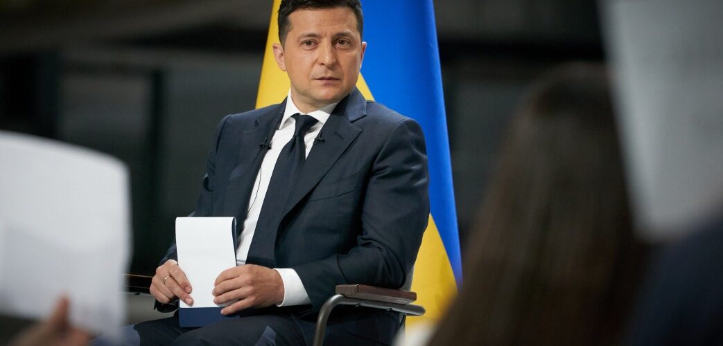 За допомогою санкцій РНБО Президент виконує свої конституційні обов’язки – Володимир Зеленський