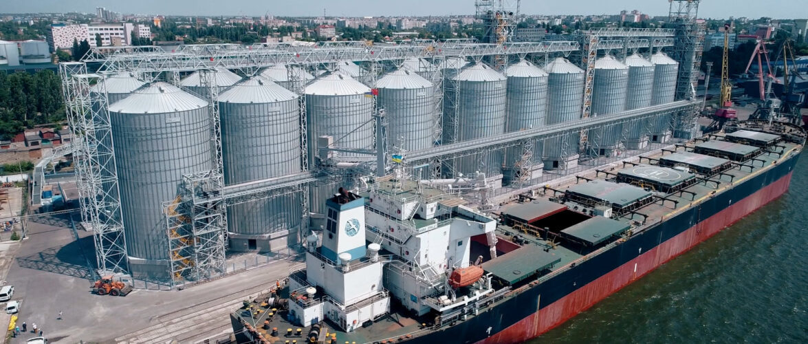 Миколаївський морський порт за 5 місяців перевалив 10,012 млн тонн вантажу