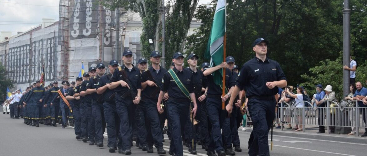 (ВІДЕО) У Маріуполі прикордонники долучилися до Маршу українських сил