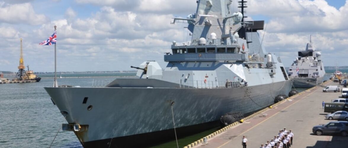 У Одеський порт зайшли британський есмінець HMS Defender та фрегат ВМС Нідерландів HNMLS Eversten