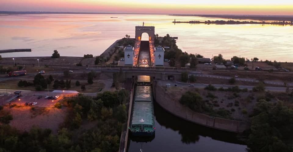 На Дніпрі розпочалося експериментальне шлюзування