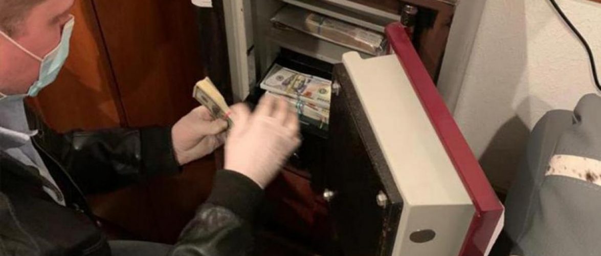 Близького родича голови ОАСК підозрюють в недекларуванні