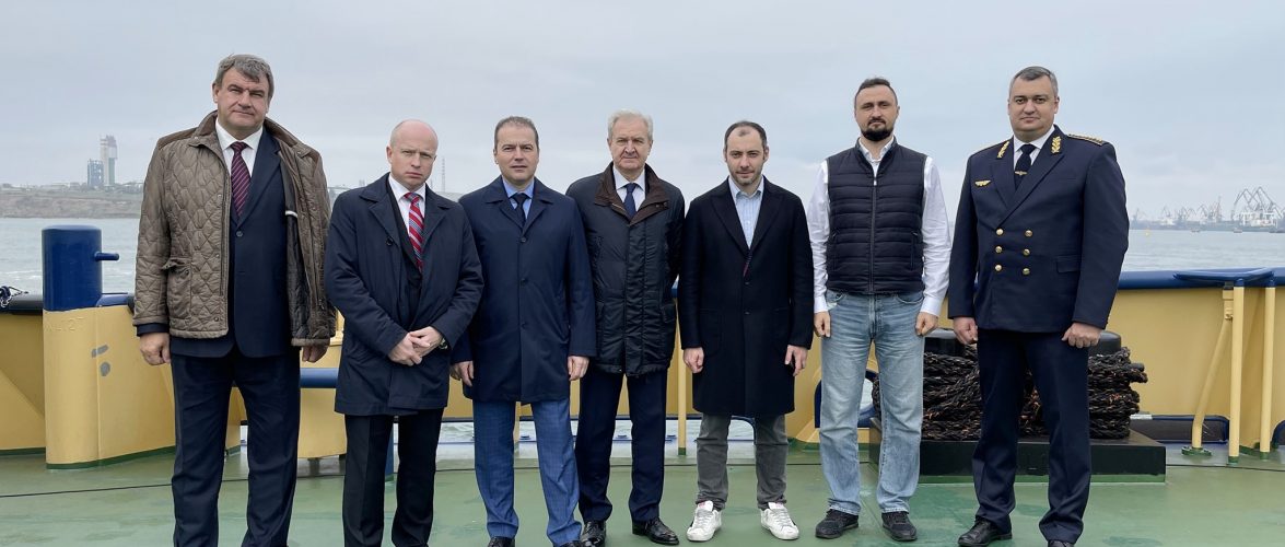 Олександр Кубраков в рамках робочого візиту відвідав Морський торговельний порт «Южний»